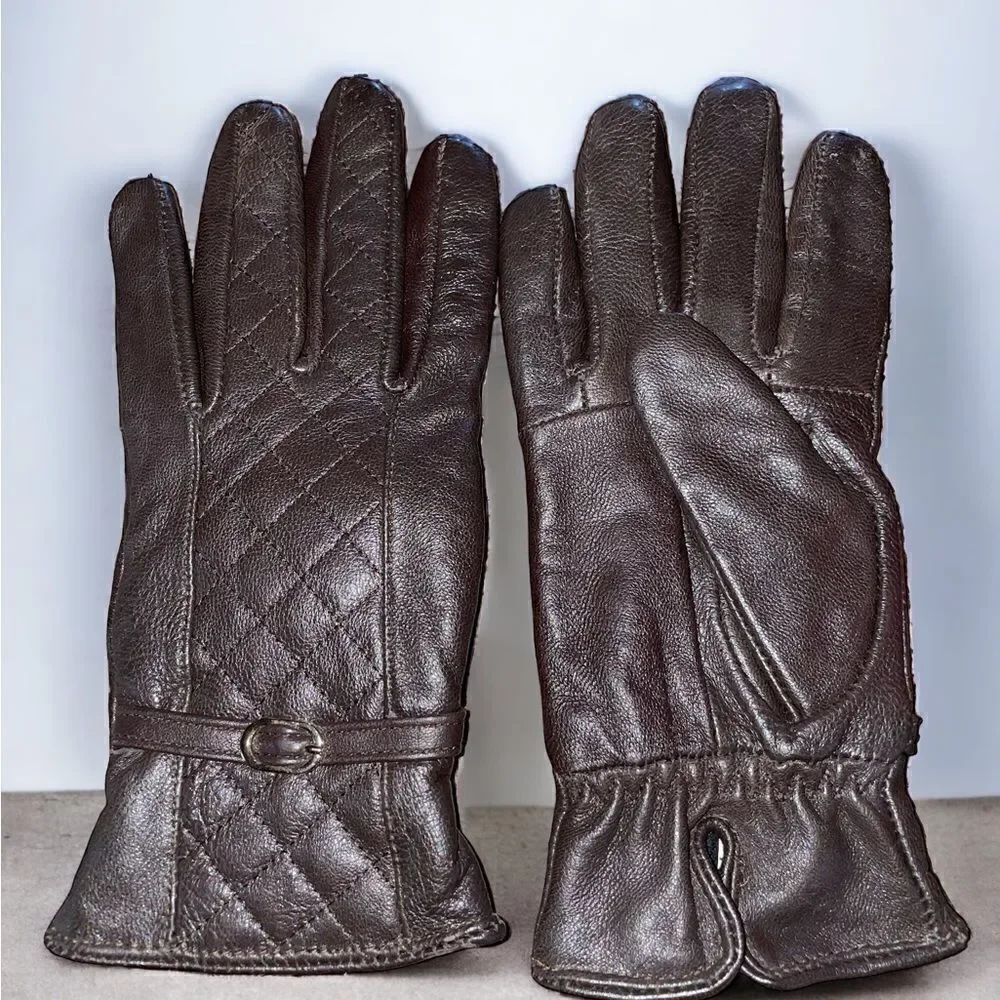 Vintage - Ladies Chocolate Brown Leather Gloves l Gold Hardware Buckle l Lined
